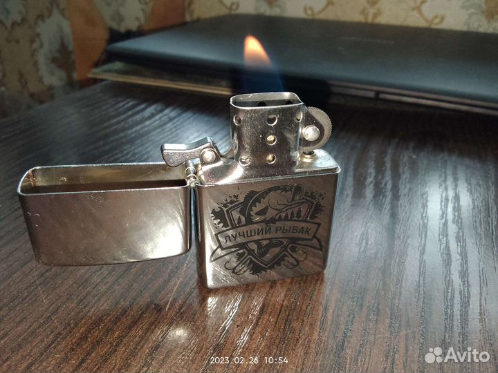 Зажигалка бензиновая