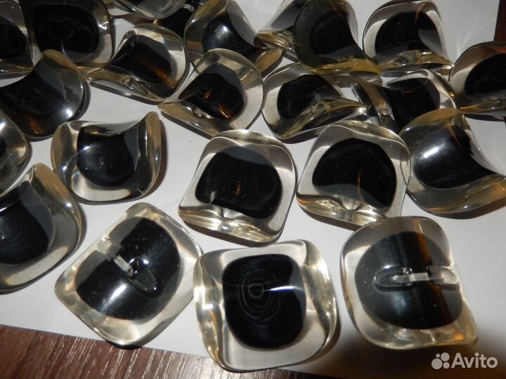 Пуговицы декоративные, костюмные, рубашечные