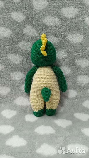 Вязаная игрушка Динозавр