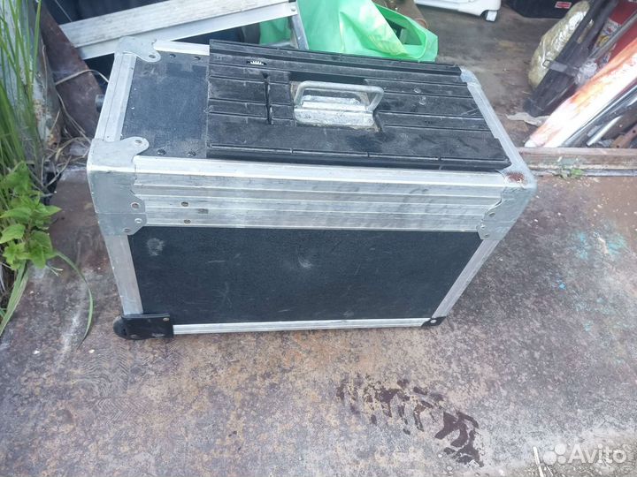 Бронеящик на колесах