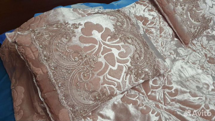 Комплект покрывало и подушки декоративный