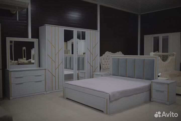 Спальный гарнитур. Спальня модульная «Голд»