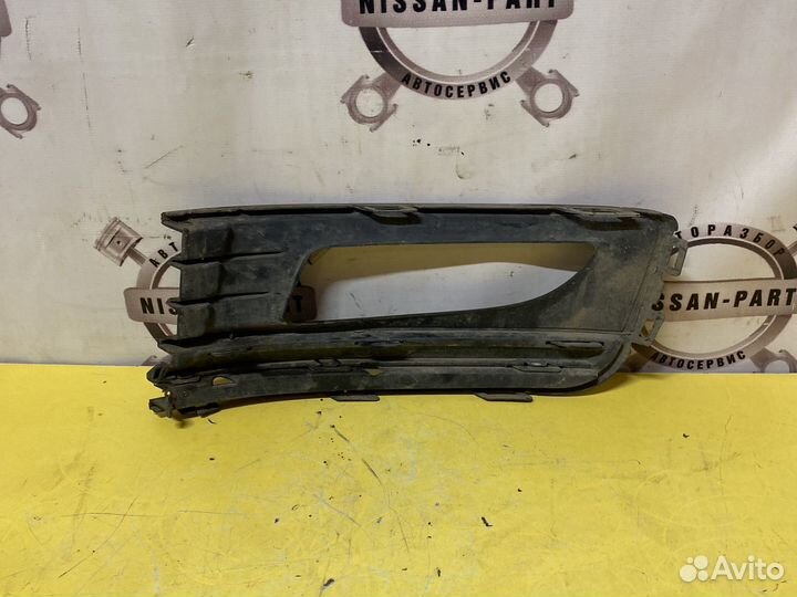 Volkswagen polo накладка туманки правая