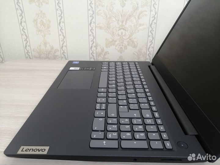 Новый ноутбук Lenovo /Windows 10/Full HD 1920x1080