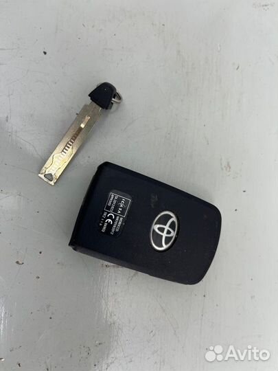 Ключ зажигания Toyota Corolla E180 1ZR 2015