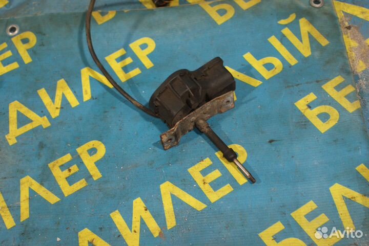 Моторчик дворника фары Volvo 850