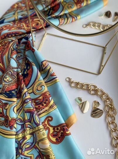 Платок шелковй новый 140/140 и 100/100