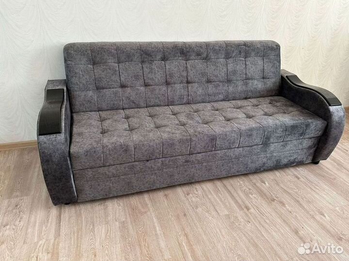 Прямой диван в наличии