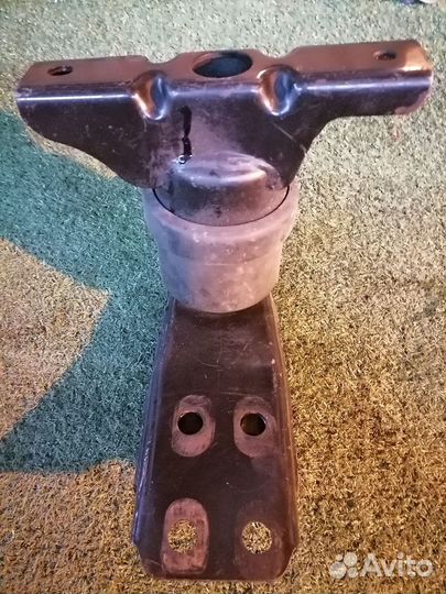 Опора двигателя (подушка двс) передняя правая YL84