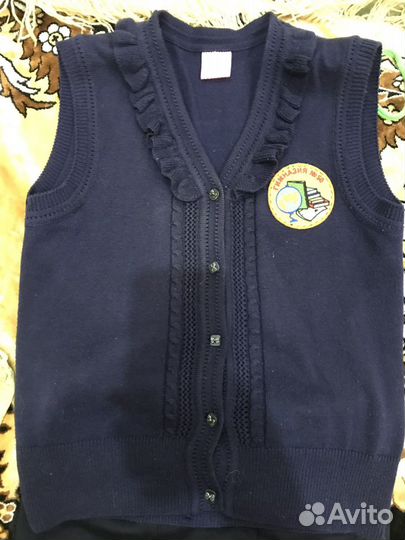 Жилет для девочки школьный