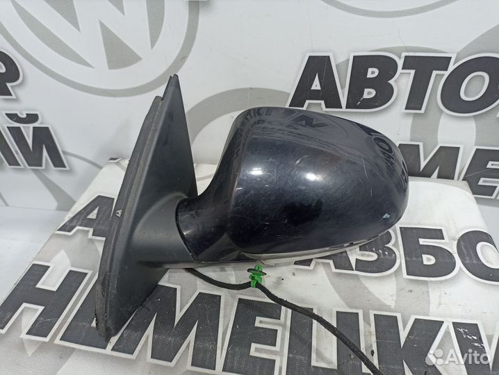 Зеркало левое Volkswagen Passat B6