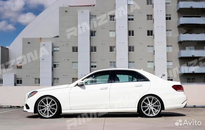 Литой диск в стиле vossen R16 5x114.3