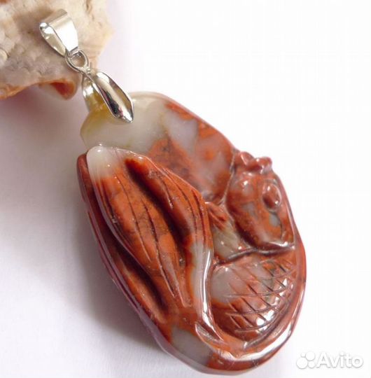 Кулон-оберег из агата - Год Рыбы