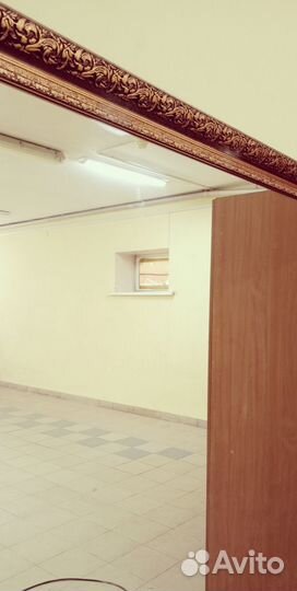 Зеркало в багетной рамке