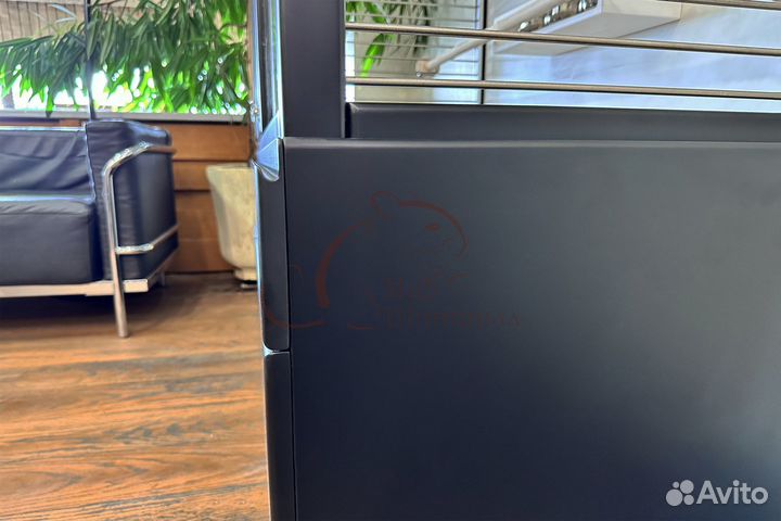 Клетка-витрина для попугая 