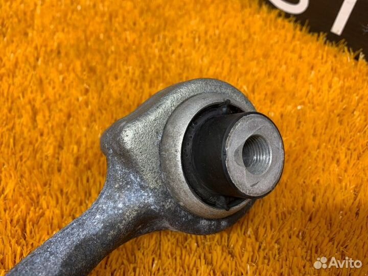 Рычаг подвески нижний передний правый