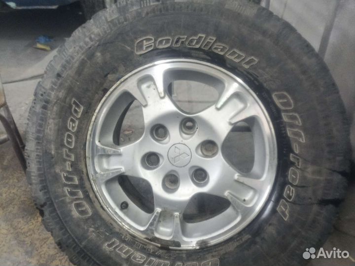 Продам диски на митсубиси паджеро 3