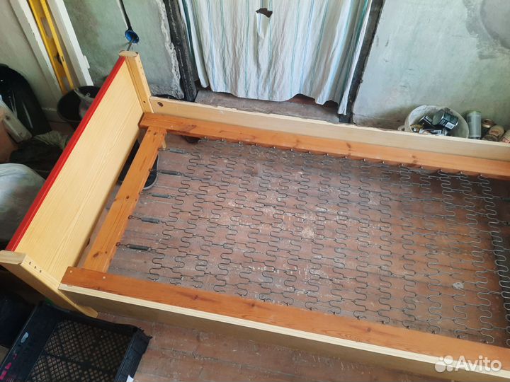 Кровать односпальная