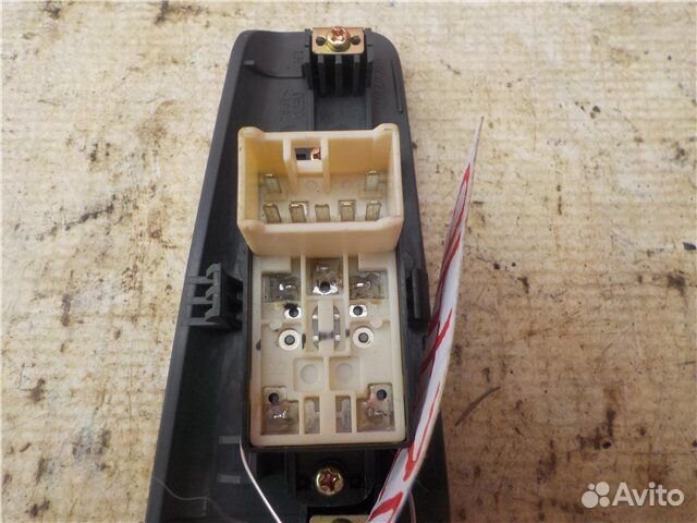 Кнопка стеклоподьемника задняя левая Kia Cerato