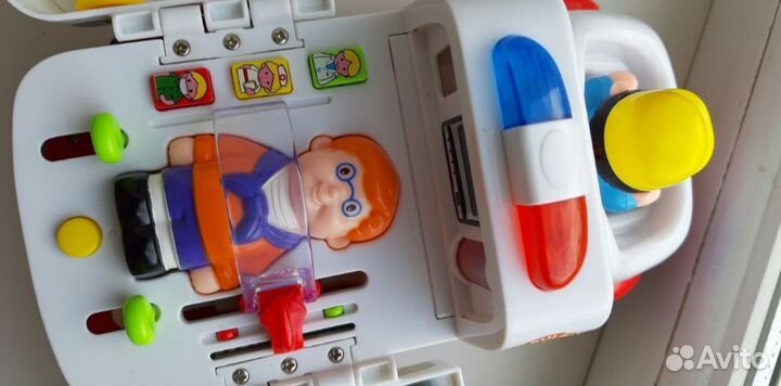 Игрушка скорая помощь
