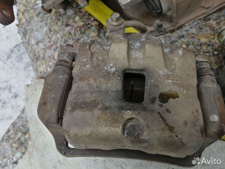 Суппорт передний Chevrolet Camaro 5