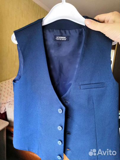 Школьный жилет для мальчика. Новый. р. 128