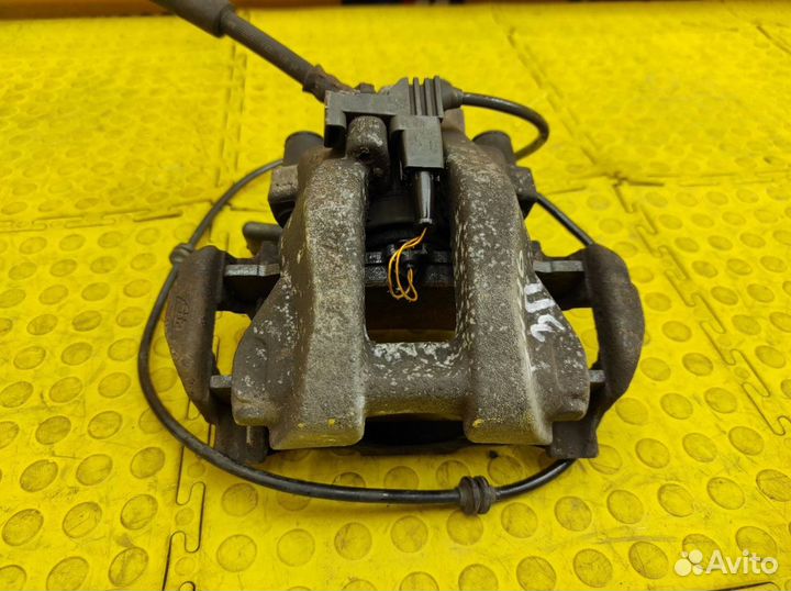 Суппорт задний правый Mercedes-Benz W212 OM651.924