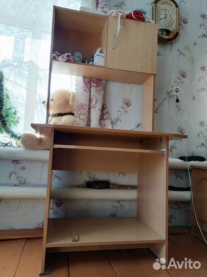 Школьный компьютерный стол