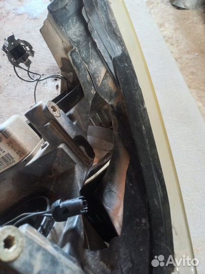 Фара передняя левая Opel Astra H Z16XER 2007