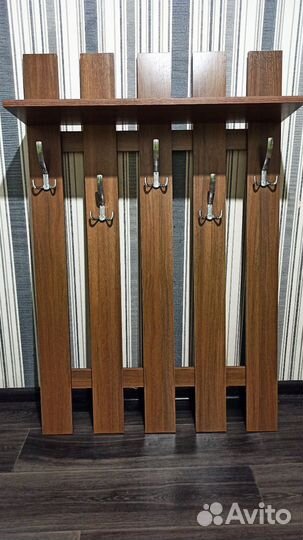 Вешалка настенная