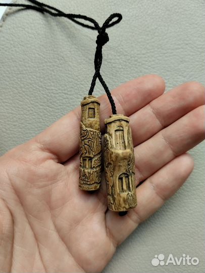 Деревянный кулон