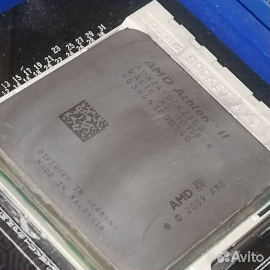 Материнская плата с процессором и памятью