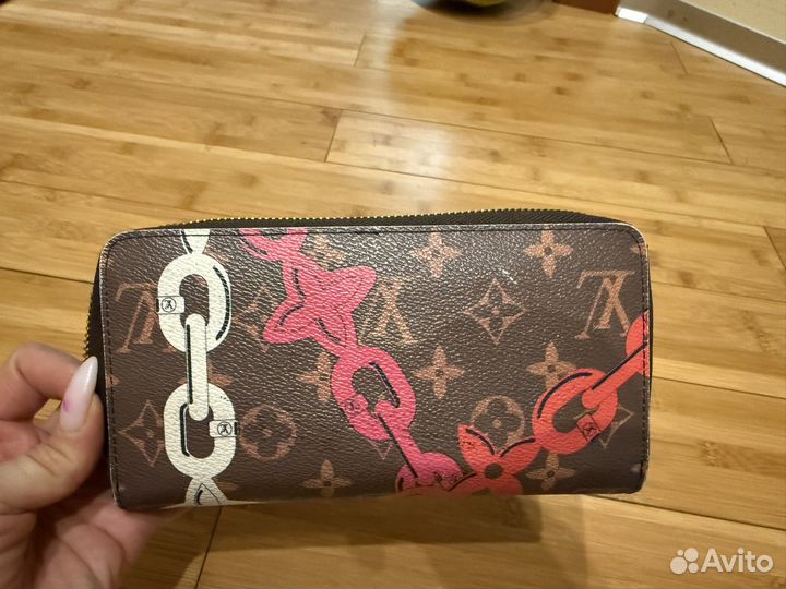 Luis vuitton кошелек