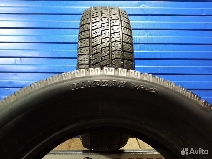 Bridgestone Blizzak VRX2 225/60 R17 99Q