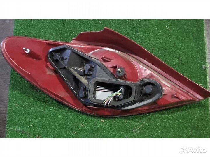 Фонарь задний правый Peugeot 207 1.4 2008