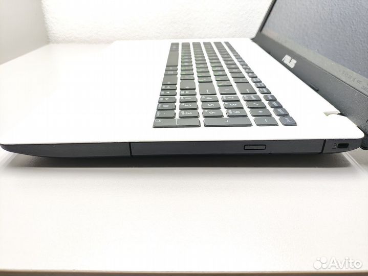 Ноутбук Asus на Windows 10
