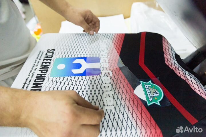 Печать принтов / логотипов на спортивной форме