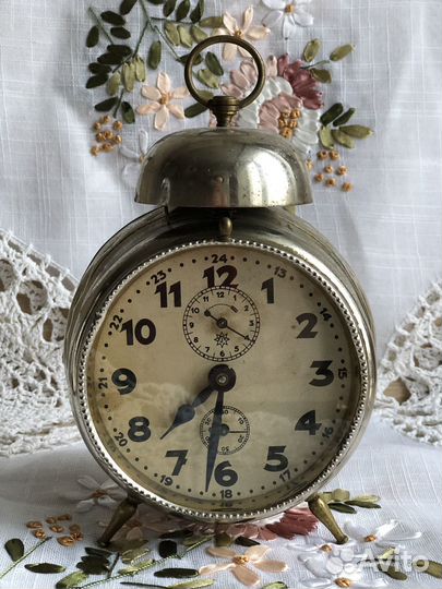 Будильник Junghans