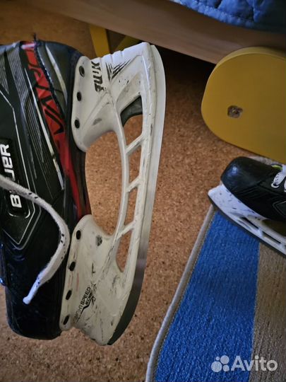 Продам коньки Bauer