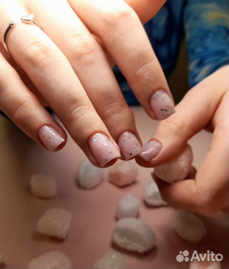 Маникюр, наращивание ногтей