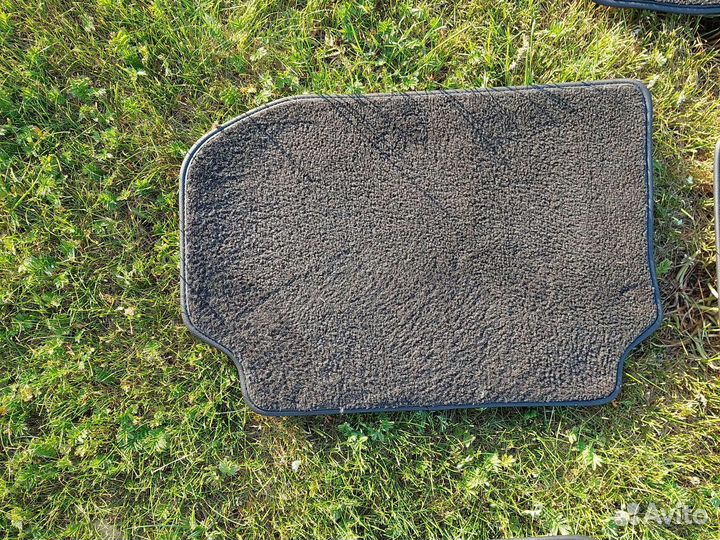 Автомобильные коврики текстильные бмв