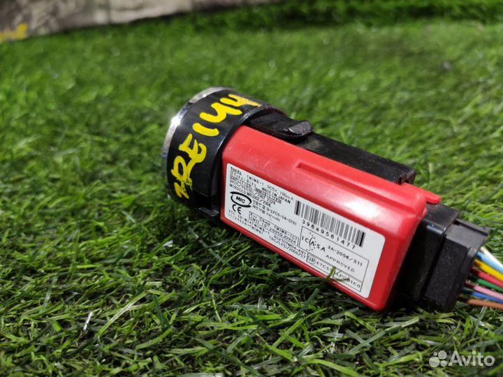 Кнопка запуска Toyota Corolla Axio NZE144G 1nzfe