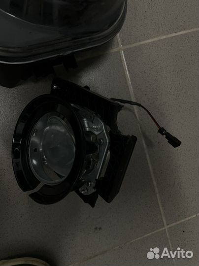 Фара dodge challenger