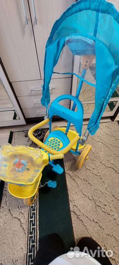 Детский велосипед с ручкой