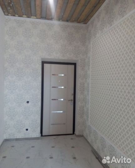 Поклейка обоев и малярные работы