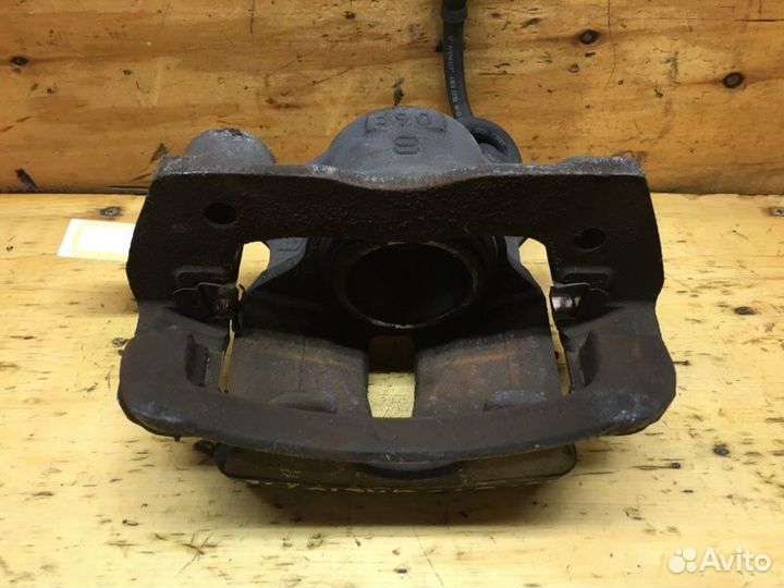 Суппорт передний левый Toyota Altezza GXE10 1GFE