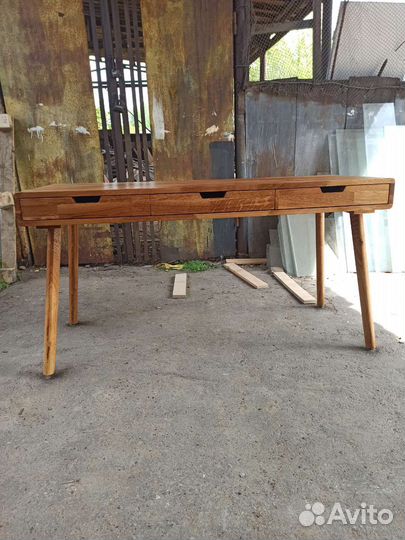 Стол письменный