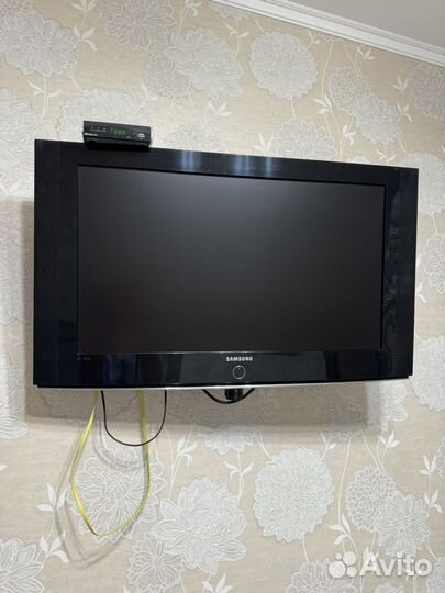Телевизор Samsung 100 с приставкой