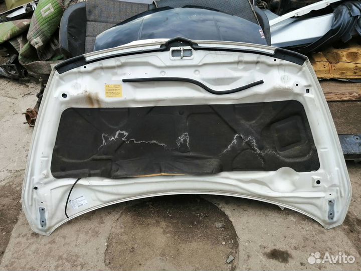 Капот Mitsubishi Grandis NA4W