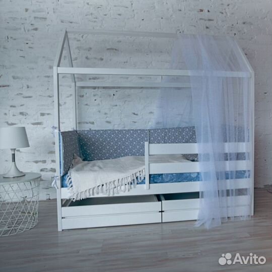 Детская кровать с домиком